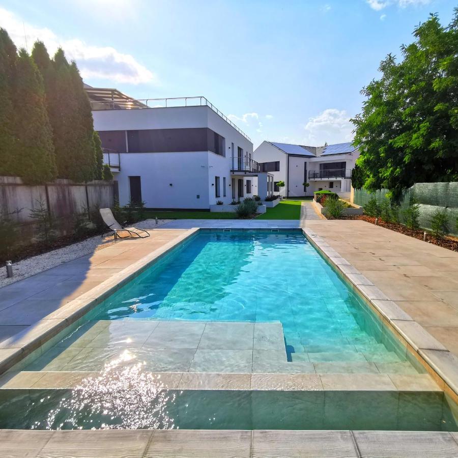 Lavida Deluxe Villa Hajdúszoboszló Eksteriør billede